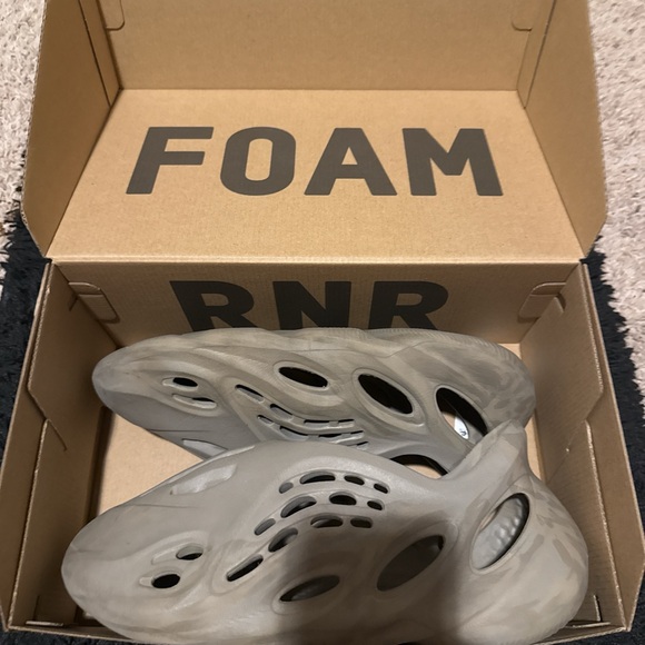 Adidas Yeezy Foam Runner “Stone Sage” size 11 with box - Picture 5 of 6